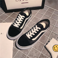 Load image into Gallery viewer, Men and women sneakers